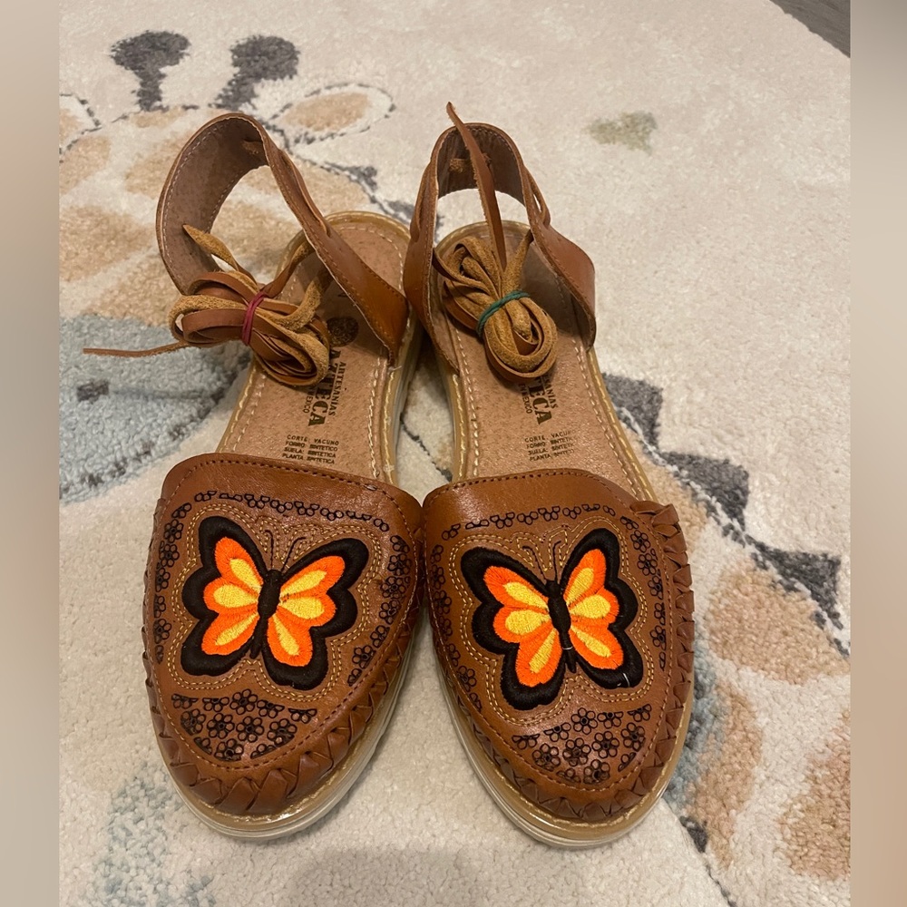 Butterfly lace up Women's Shoes